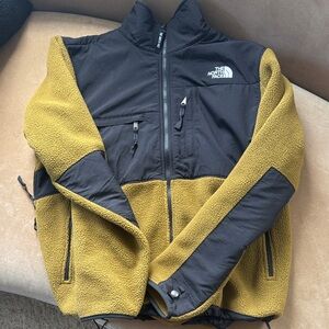 The North Face Men's Black and Gold Denali Fleece Sz L